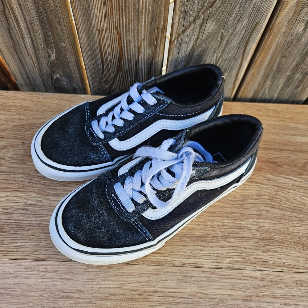 Vans Kids Black and White Sneakers 13 - Picture 3 of 16